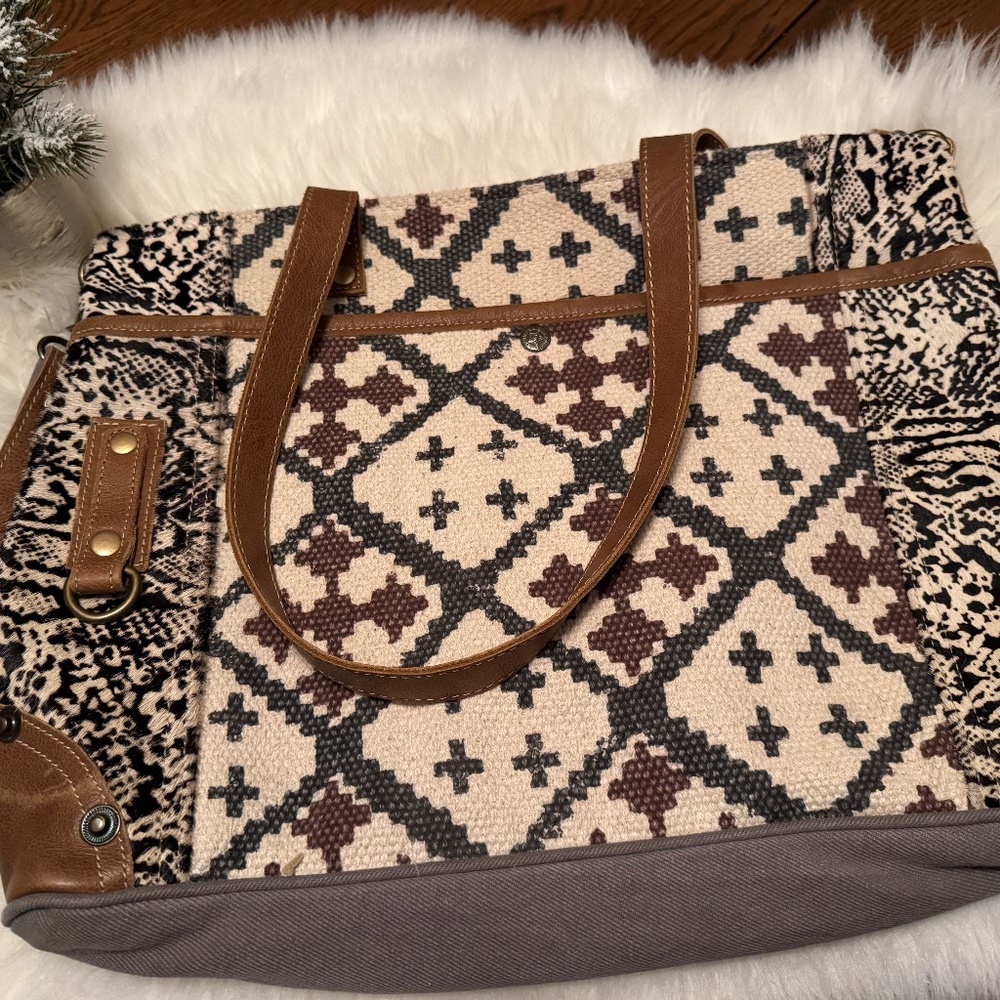 Myra tote bag